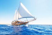 Морская-прогулка-на-VIP-пиратской -яхте-Sina-Dream